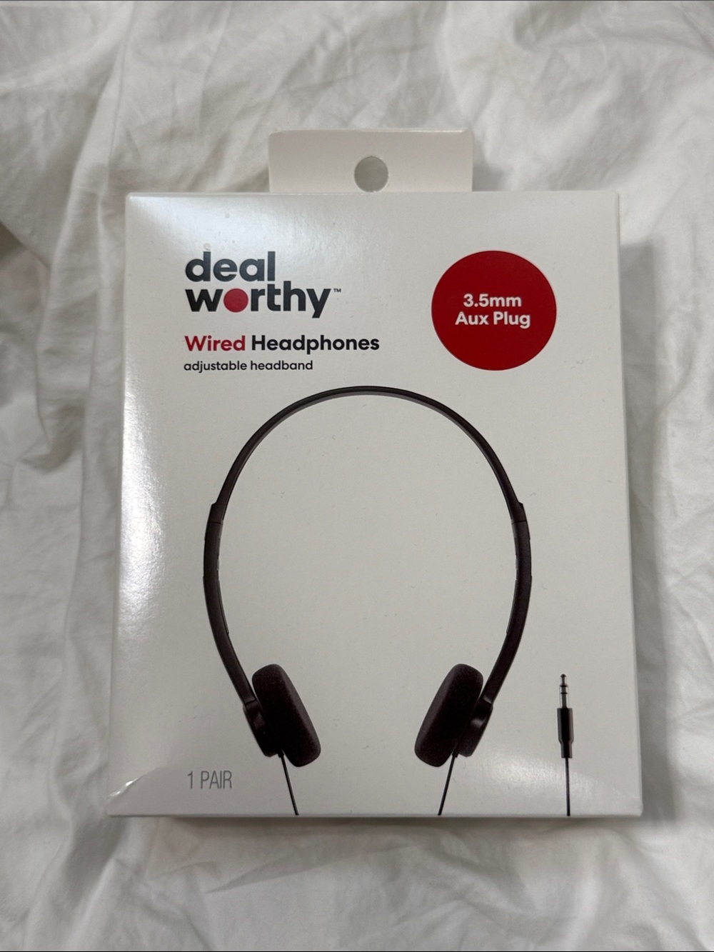 NWT Deal Worthy Black Wired Headphones, Adjustable Headband. 3.5mm Aux Plug.